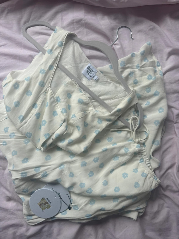 Princess polly floral white and baby blue set: skirt and top size 2 4