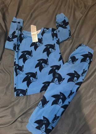 Pyjama sonic 4 ans, brand: sonic, condizioni: Ottime, taglia: 4 anni / 104 cm, €6.00, €7.00 include la Protezione acquisti