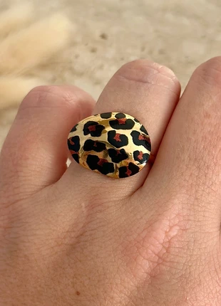 Bague ajustable dorée acier inoxydable forme ovale asymétrique motifs léopards, marca: Boutique Parisienne, estado: Muito bom, tamanho: Ajustável, €19.00, €20.65 inclui Proteção do Comprador Pro