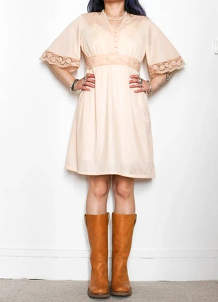 Vintage dress with flared sleeves | Nuisette vintage avec manches évasées et dentelle, marque: Vintage, état: Très bon état, taille: XS / 34 / 6, 15,00 €, 16,45 € Protection acheteurs (Pro) incluse