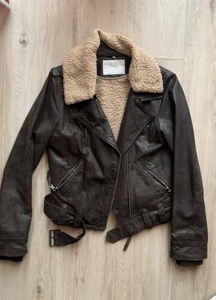 Giacca 100% pelle con pecora , brand: ONLY, condizioni: Ottime, taglia: S / IT 40 / EU 36, €30.00, €32.20 include la Protezione acquisti