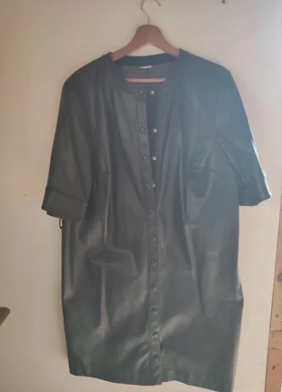 Robe simili cuir comme neuve avec ceinture, merk: H&M, staat: Heel goed, maat: L / 40 / 12, € 7,00, € 8,05 inclusief Kopersbescherming