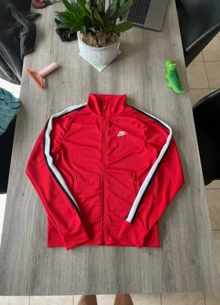 Pull à zipette Nike rouge, brand: Nike, condizioni: Ottime, taglia: S, €14.99, €16.44 include la Protezione acquisti