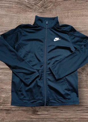 Veste de survêtement Nike Taille: 12 ans, brand: Nike, condition: Very good, size: 12 years / 152 cm, €11.00, €12.25 includes Buyer Protection Pro