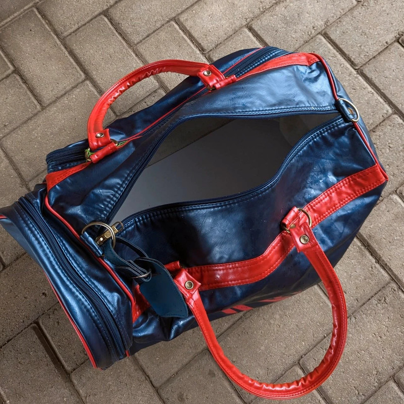 Vintage Hi Tec Holdall