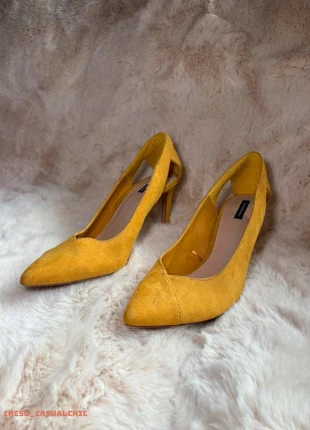 Escarpins Stradivarius jaune moutarde – Pointure 40 – Très bon état, brand: Stradivarius, condizioni: Ottime, taglia: 40, €12.50, €13.83 include la Protezione acquisti