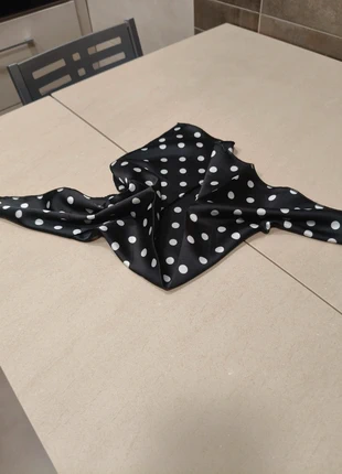 Pañuelo pequeño nuevo a estrenar 48X48 ideal bolso cuello 🧣 etc, marque: Original, état: Neuf sans étiquette, 2,00 €, 2,80 € Protection acheteurs incluse
