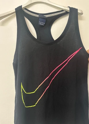 Débardeur Nike, marke: Nike, zustand: Sehr gut, größe: XS / 34 / 6, 5,00 €, 5,95 € inklusive Vinted-Käuferschutz