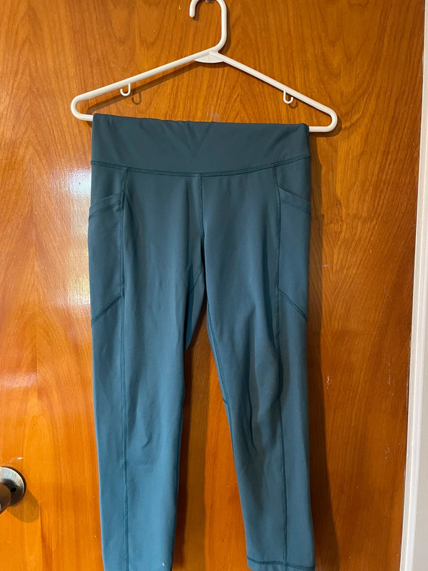 Blue exercise leggings 2