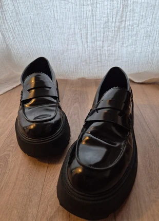 Mocassins noirs vernis à plate-forme bershka, brand: Bershka, condizioni: Discrete, taglia: 39, €5.00, €5.95 include la Protezione acquisti