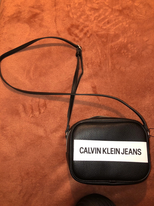 Ženska torba Calvin Klein CAMERA BAG