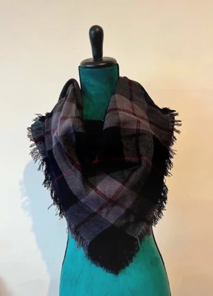 Exharpe carré foulard épais gris noir 72x72 cm Je, état: Très bon état, 2,00 €, 2,80 € Protection acheteurs incluse