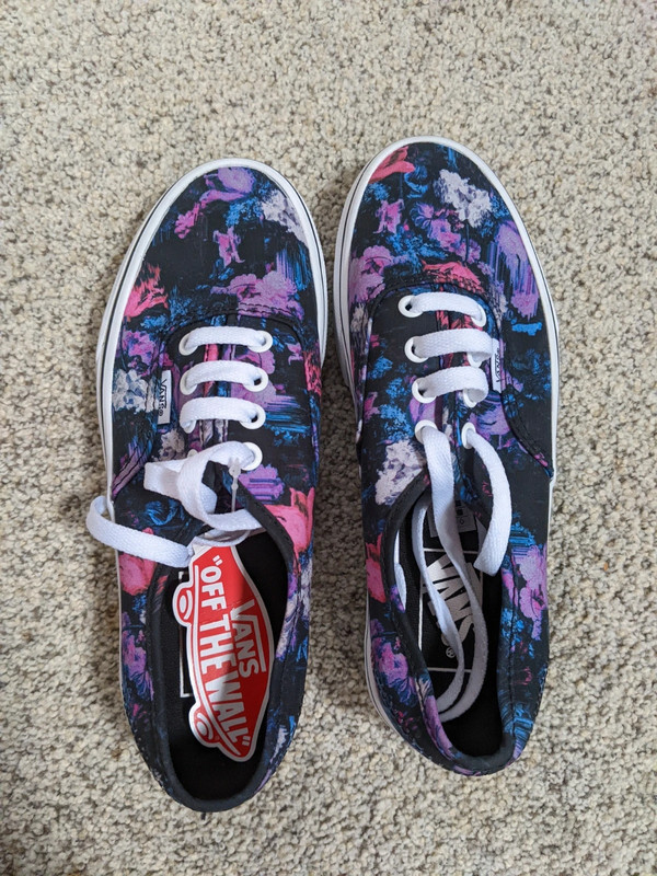 NWOT Floral purple black blue pink Vans size 7 1