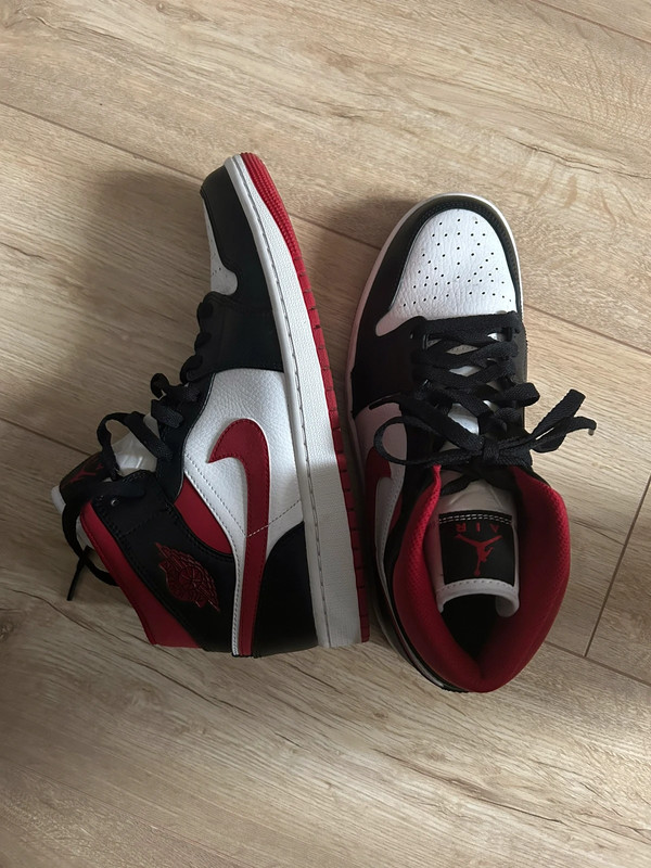 Jordan 1 mid red Vinted