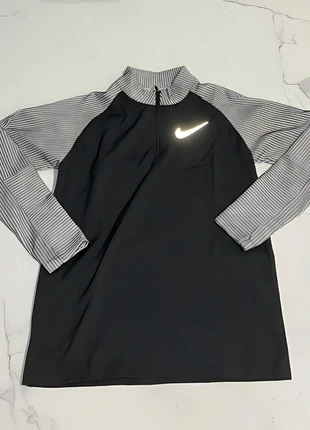 Haut nike zabuza demi zip (M) (négociable), marke: Nike, zustand: Neu, größe: M, 40,00 €, 42,70 € inklusive Vinted-Käuferschutz