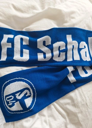 Fanschal Schalke, merk: FC Schalke 04, staat: Nieuw zonder prijskaartje, € 6,00, € 7,00 inclusief Kopersbescherming