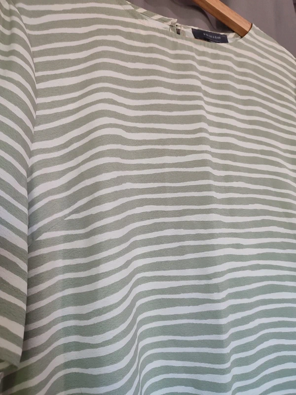 Top à rayures 🌿 vert pâle et blanc - photo numéro 5