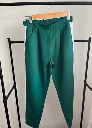 Pantalon vert Kiabi, marke: Kiabi, zustand: Sehr gut, größe: XS / 34 / 6, 4,00 €, 4,90 € inklusive Vinted-Käuferschutz