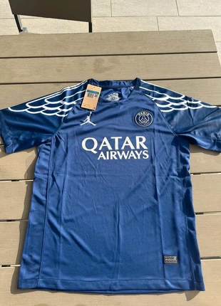 Maillot du psg 🔵, merk: Jordan, staat: Nieuw met prijskaartje, maat: M, € 20,00, € 21,70 inclusief Kopersbescherming