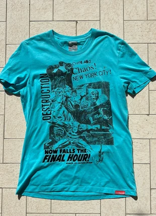 T-shirt Tommy Hilfiger x Marvel Y2K– Edizione speciale vintage, marca: Marvel, estado: Muito bom, tamanho: L, €14.00, €15.40 inclui Proteção do Comprador