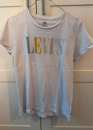 Weißes T-Shirt Levi‘s St. Pauli, marque: Levi's, état: Bon état, taille: M / 38 / 10, 2,00 €, 2,80 € Protection acheteurs incluse