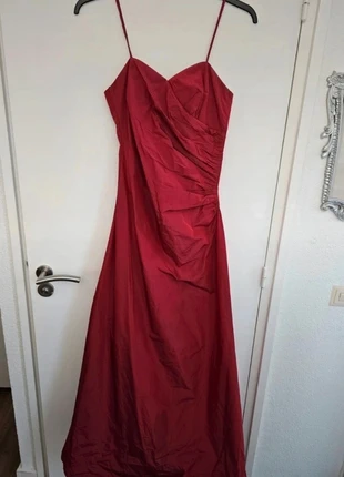 Galajurk bordeauxrood, merk: Young Couture by Barbara Schwarzer, staat: Heel goed, maat: XS / 34 / 6, € 11,00, € 12,25 inclusief Kopersbescherming