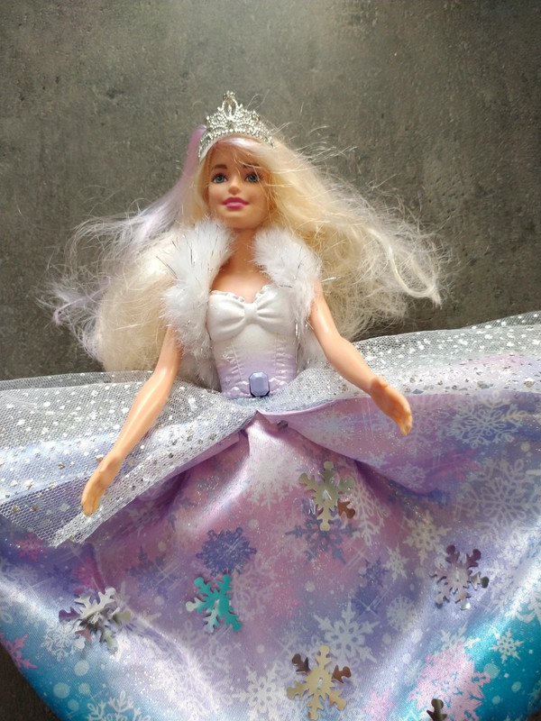 Barbie Dreamtopia poupée princesse Flocons avec robe qui se déploie et c