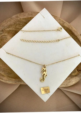 Magnifique collier et son hippocampe tout en plaqué or 18carats, brand: La Vie en Or, condizioni: Ottime, €52.00, €55.30 include la Protezione acquisti