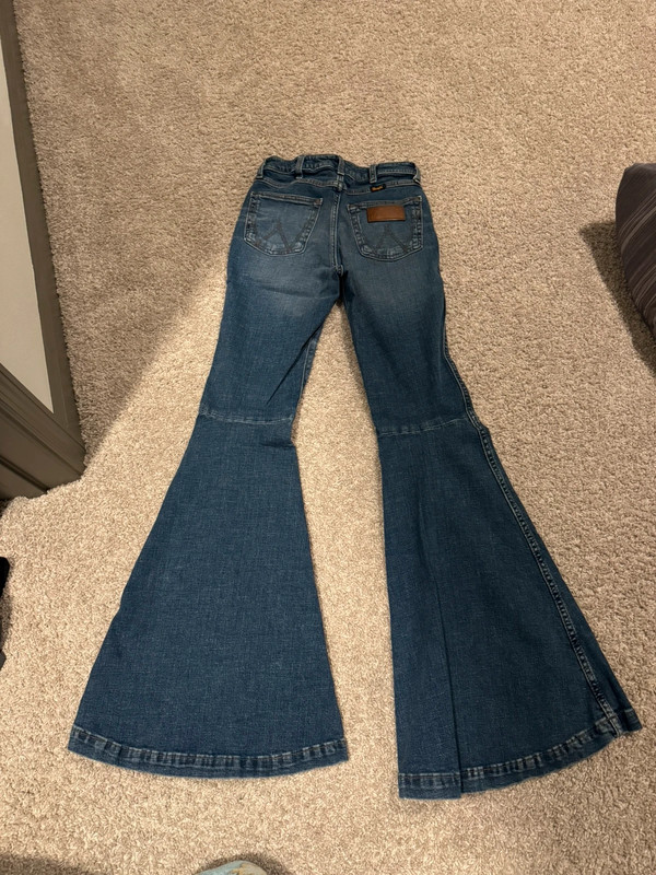 Wrangler high waisted flared jeans 2
