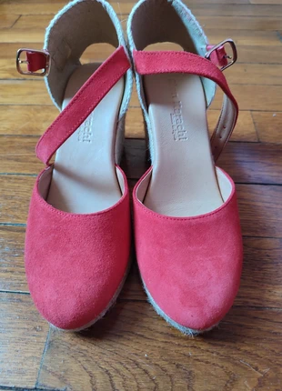 Chaussures été rouge 38, brand: Clan Karachi, condizioni: Nuovo senza cartellino, taglia: 38, €15.00, €16.45 include la Protezione acquisti