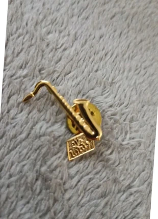 Pin’s saxophone doré Lotus – publicité vintage années 90, marque: Lotus, état: Très bon état, 2,00 €, 2,80 € Protection acheteurs (Pro) incluse