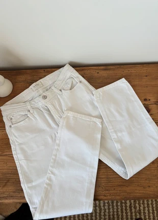 Jeans blanc Stradivarius, marque: Stradivarius, état: Bon état, taille: M / 38 / 10, 4,00 €, 4,90 € Protection acheteurs incluse