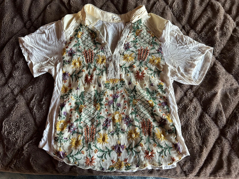 Floral embroidery blouse 1