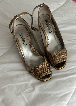 Sandalias douradas mescladas com salto, brand: ginopaoli, condizioni: Buone, taglia: 36, €5.00, €5.95 include la Protezione acquisti