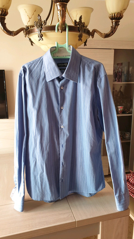 De nada Consistente cliente Camisa Fórmula Joven El Corte Inglés, color azul claro con rayas finas de  color blanco, slim fit - Vinted