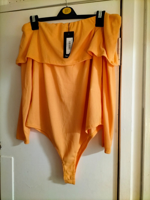 Ladies size 18 Bardot style bodysuit boohoo Vinted