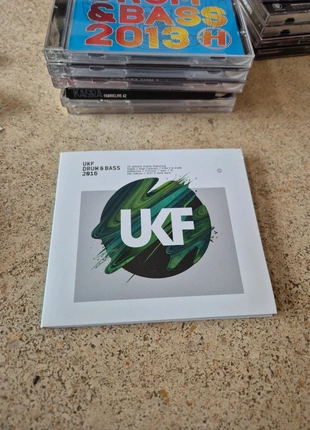 UKF Drum & Bass 2016, zustand: Sehr gut, 29,00 €, 31,15 € inklusive Vinted-Käuferschutz