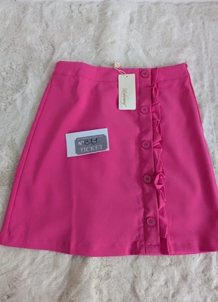 Jupe marque Lulumary taille S couleur rose, marque: LULUMARY, état: Très bon état, taille: S / 36 / 8, 17,99 €, 19,59 € Protection acheteurs (Pro) incluse