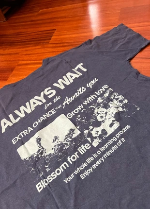 Positive Vibes Graphic Tee - Pull&Bear Navy Blue - Grow with Love Message - Size M, marca: Pull & Bear, estado: Muito bom, tamanho: M / 38 / 10, €6.00, €7.00 inclui Proteção do Comprador