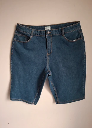 Bermuda en jean Kiabi, neuf, taille 44, marke: Kiabi, zustand: Neu, größe: XXL / 44 / 16, 8,90 €, 10,05 € inklusive Vinted-Käuferschutz