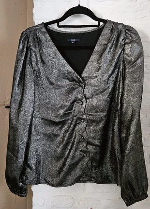 Blouse noir argentée kiabi t38, marque: Kiabi, état: Neuf sans étiquette, taille: M / 38 / 10, 8,00 €, 9,10 € Protection acheteurs incluse