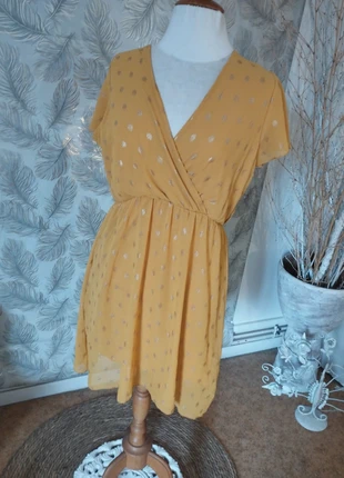Superbe robe mi-saison imprimé doré taille unique., marke: Unique, zustand: Sehr gut, größe: Einheitsgröße, 4,00 €, 4,90 € inklusive Vinted-Käuferschutz