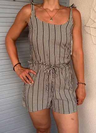 Combinaison à rayures taille 34 de chez Primark, excellent état, marca: Primark, estado: Muy bueno, tamaño: XS / 34 / 6, 3,00 €, 3,85 € Protección al comprador incluida