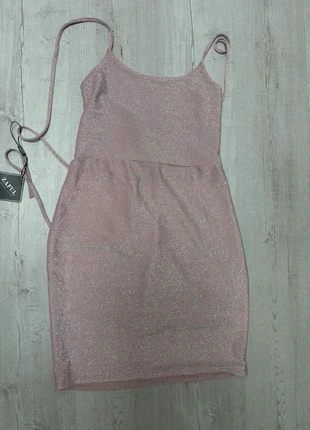 Robe dos nus XL neuve avec étiquette robe soirée rose pailletté, marke: Boutique indépendante, zustand: Neu, mit Etikett, größe: XL / 42 / 14, 3,00 €, 3,85 € inklusive Vinted-Käuferschutz