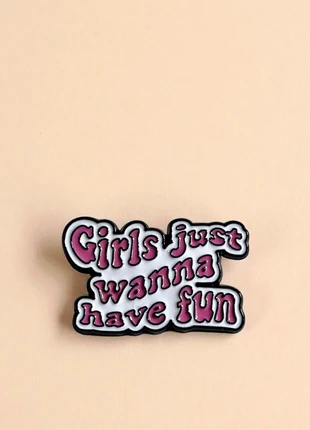 Pin broche met tekst, marque: Vintage Dressing, état: Très bon état, 6,00 €, 7,00 € Protection acheteurs incluse