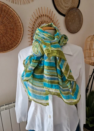 Foulard écharpe Chèche en coton vert à motifs 110x 150 cm, staat: Heel goed, € 5,00, € 5,95 inclusief Kopersbescherming Pro