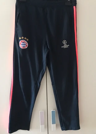 Pantalon Adidas UEFA, marca: adidas, estado: Muy bueno, tamaño: S / 36 / 8, 6,00 €, 7,00 € Protección al comprador incluida