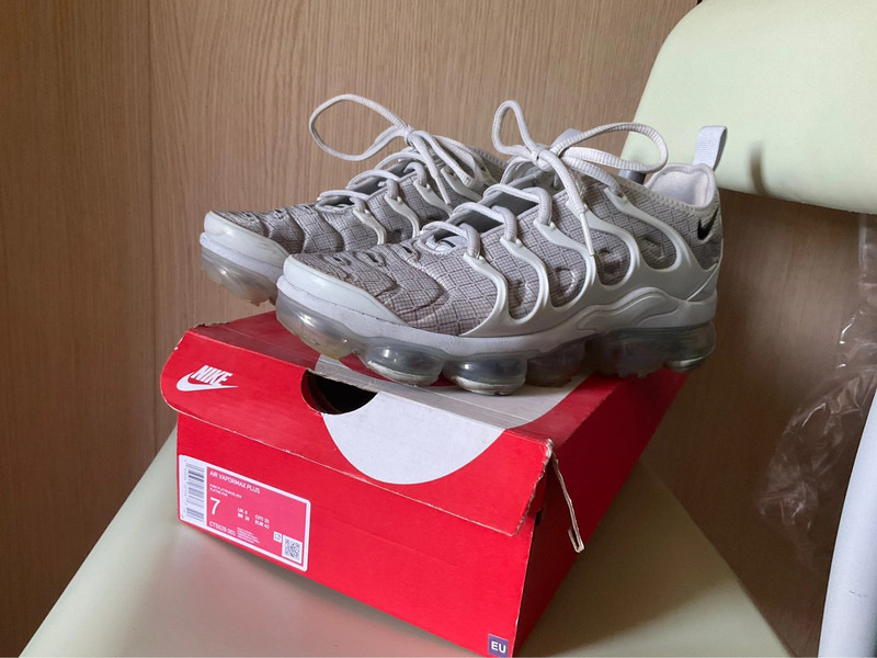 Vapormax plus pure top platinum