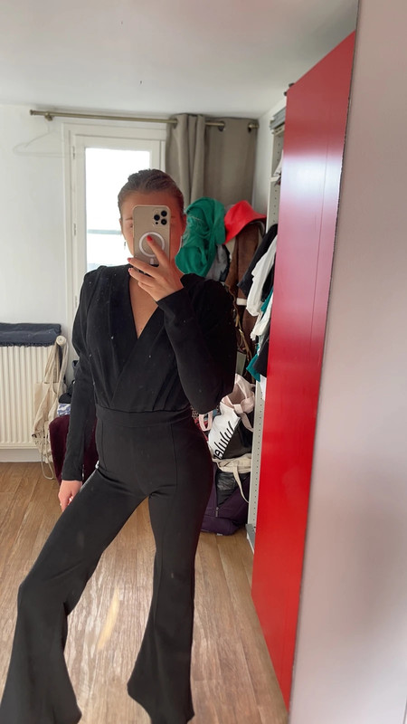 Combinaison longue noire sale