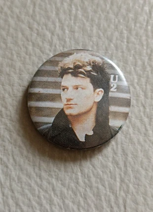 Badge U2, brand: U2, condition: Very good, €17.00, €18.55 includes Buyer Protection